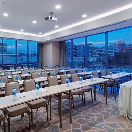 Hilton Garden Atatürk Airport Hotel 4*