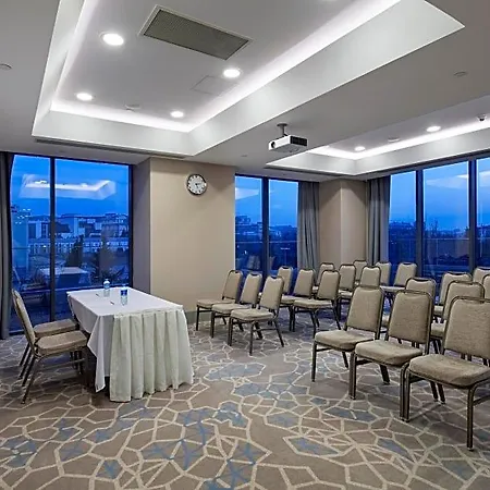 Hilton Garden Atatuerk Airport Hotell 4*