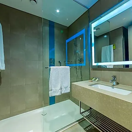 Hotell Hilton Garden Atatuerk Airport 4*