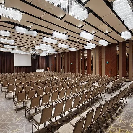 Hotel Hilton Garden Atatürk Airport 4*