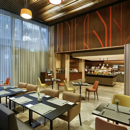Hotel Hilton Garden Atatürk Airport 4*